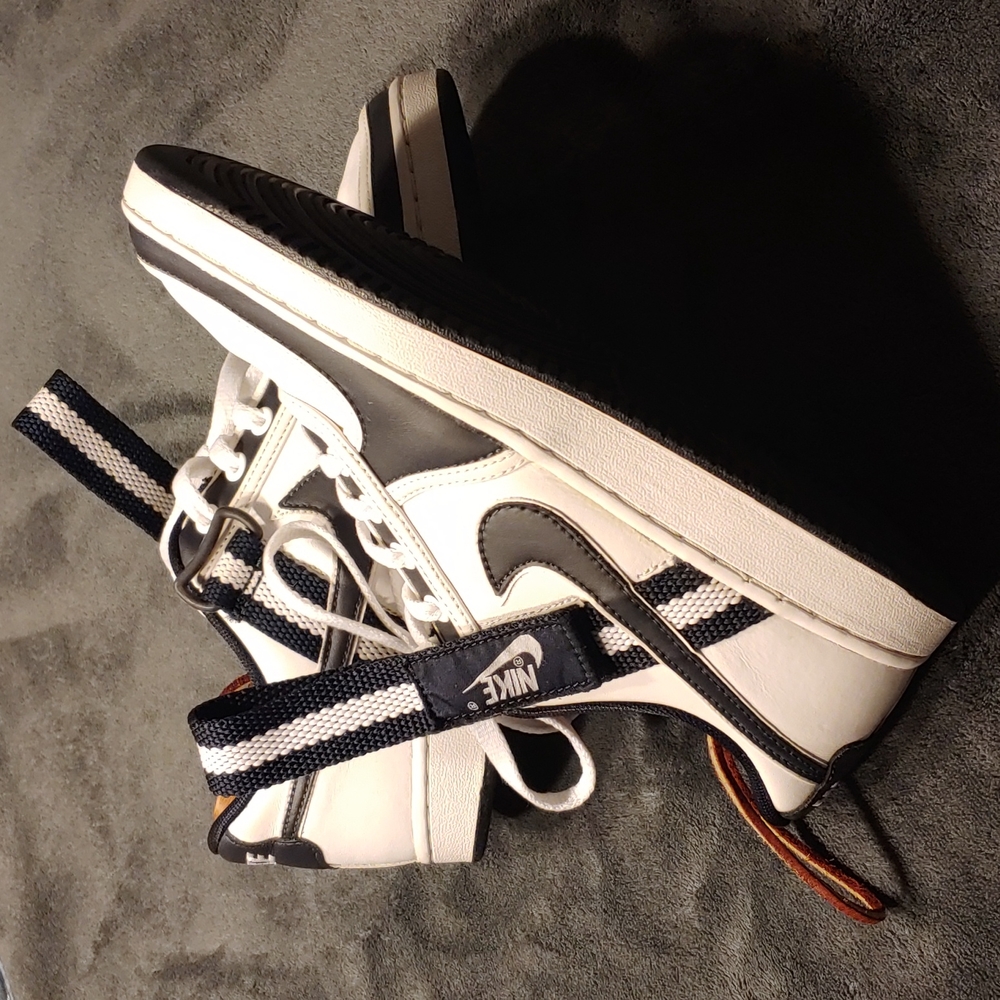Nike vandal